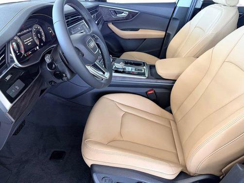 2026 Audi Q7 45 Premium