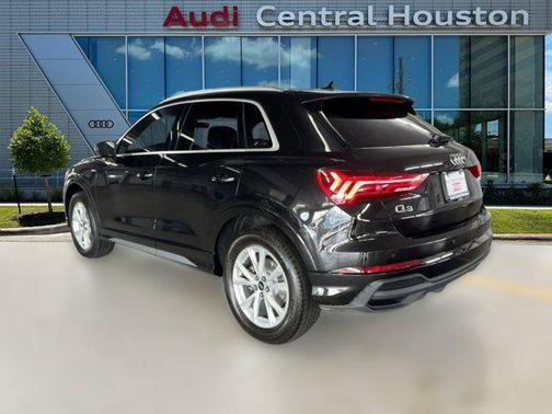 2025 Audi Q3 Premium 45 TFSI S line quattro Tiptronic