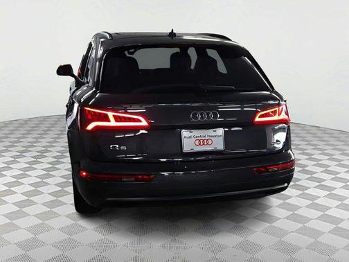 2020 Audi Q5 45 Titanium Premium
