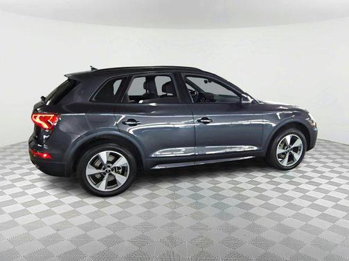 2020 Audi Q5 45 Titanium Premium