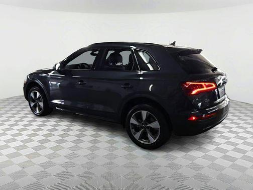 2020 Audi Q5 45 Titanium Premium