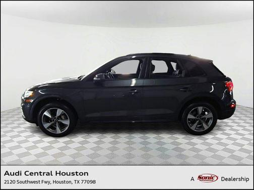 2020 Audi Q5 45 Titanium Premium