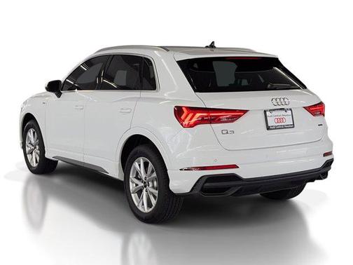 2025 Audi Q3 Premium 45 TFSI S line quattro Tiptronic