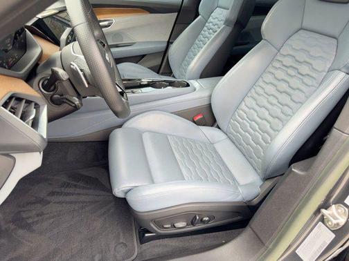 2023 Audi e-tron GT Premium Plus quattro