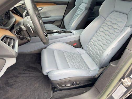 2023 Audi e-tron GT Premium Plus quattro