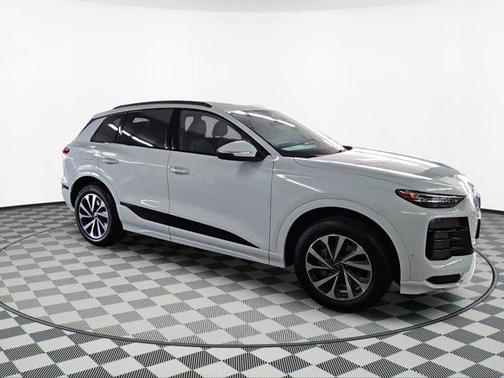 2025 Audi Q6 e-tron Premium Plus quattro