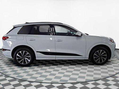 2025 Audi Q6 e-tron Premium Plus quattro