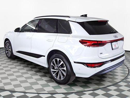 2025 Audi Q6 e-tron Premium Plus quattro
