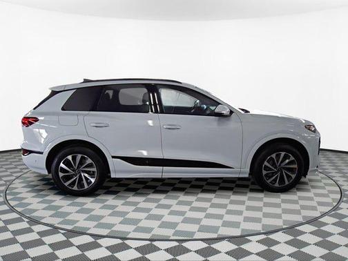 2025 Audi Q6 e-tron Premium Plus quattro