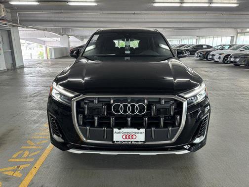 2025 Audi Q7 55 Premium Plus