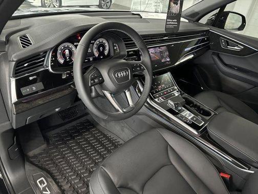 2025 Audi Q7 55 Premium Plus