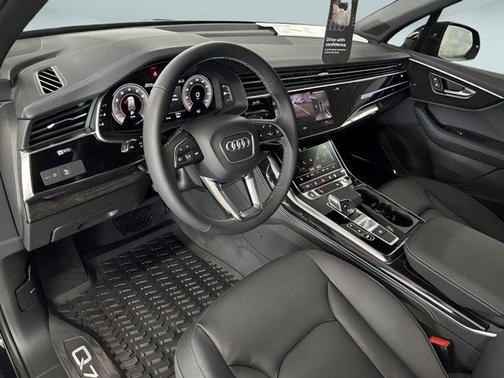 2025 Audi Q7 55 Premium Plus