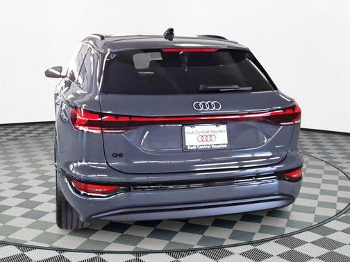 2025 Audi Q6 e-tron Prestige quattro
