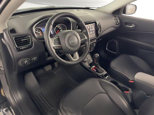 Granite Crystal Metallic Clearcoat 2018 Jeep Compass Limited