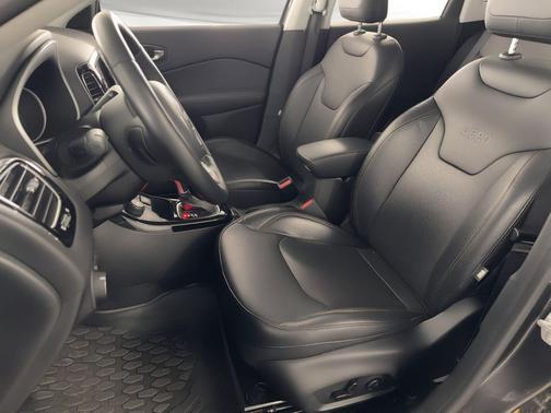 Granite Crystal Metallic Clearcoat 2018 Jeep Compass Limited