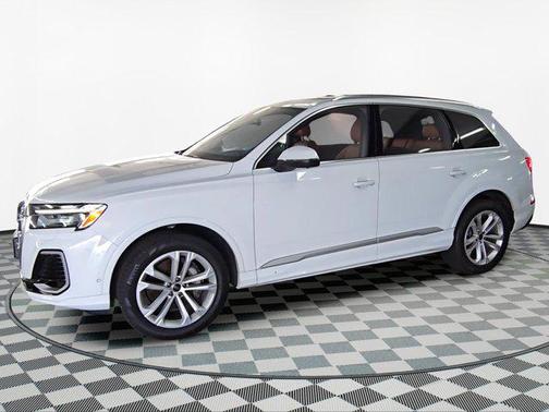 2025 Audi Q7 55 Premium Plus