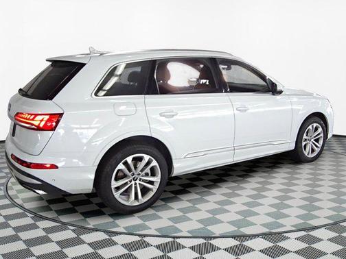 2025 Audi Q7 55 Premium Plus