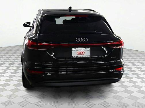 2025 Audi Q6 e-tron Prestige quattro