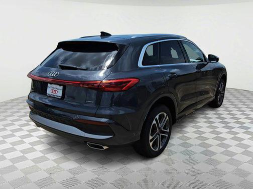 2025 Audi Q5 Premium