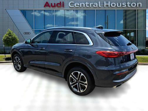2025 Audi Q5 Premium