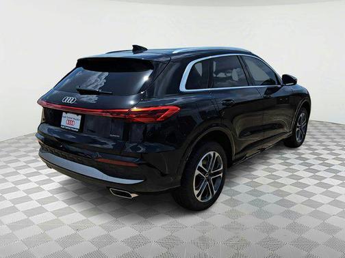 2025 Audi Q5 Premium