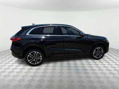 2025 Audi Q5 Premium