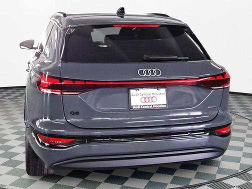 2025 Audi Q6 e-tron Premium Plus quattro
