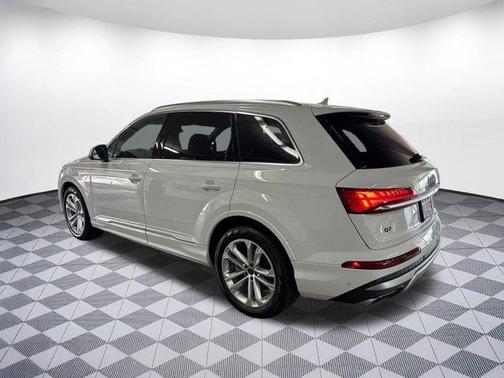 2025 Audi Q7 55 Premium Plus
