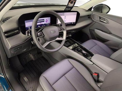 Malpelo Blue Metallic 2026 Audi Q3 TFSI quattro S tronic