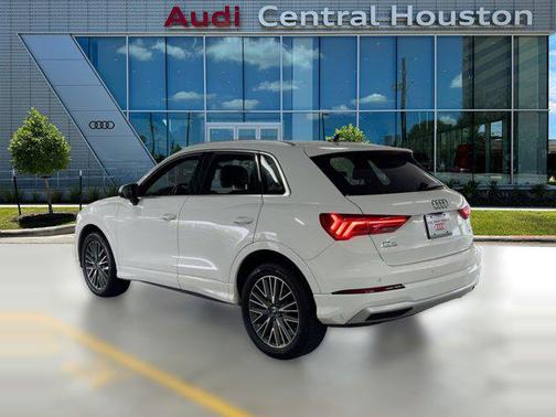 2022 Audi Q3 40 Premium Plus