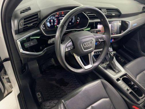 2022 Audi Q3 40 Premium Plus