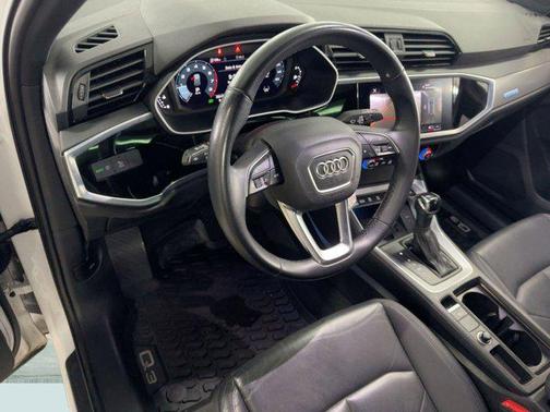 2022 Audi Q3 40 Premium Plus