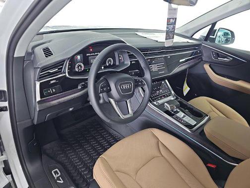 2025 Audi Q7 55 Premium Plus