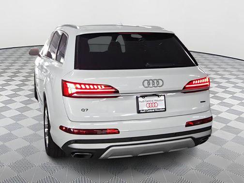 2025 Audi Q7 55 Premium Plus