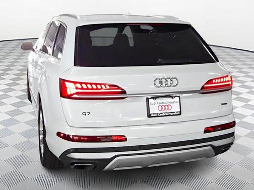 2025 Audi Q7 55 Premium Plus