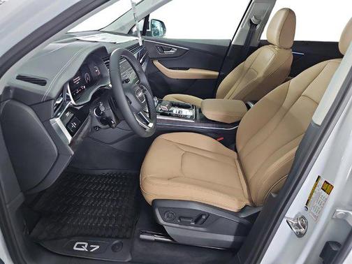 2025 Audi Q7 55 Premium Plus