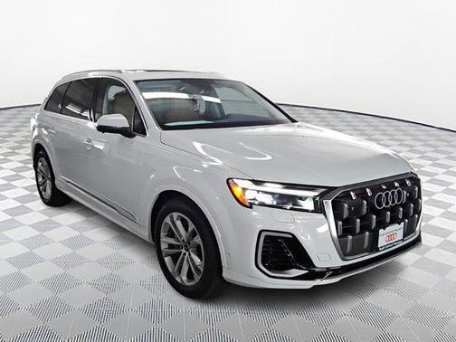 2025 Audi Q7 55 Premium Plus