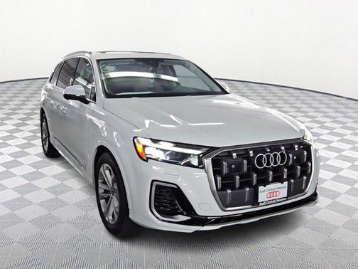 2025 Audi Q7 55 Premium Plus