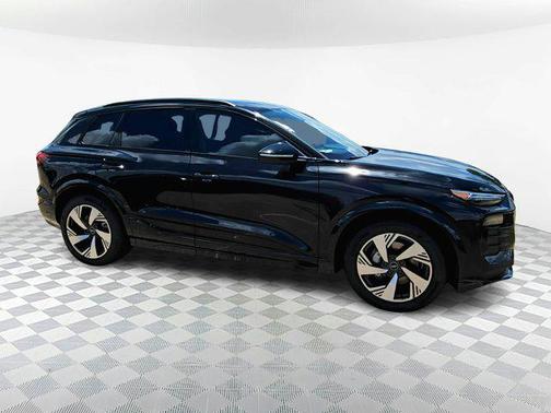 2025 Audi Q6 e-tron Prestige quattro