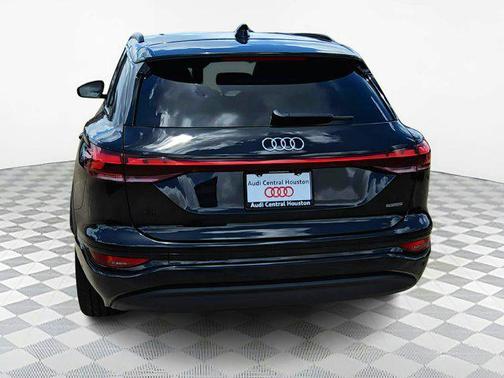 2025 Audi Q6 e-tron Prestige quattro