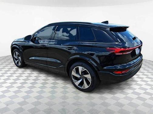 2025 Audi Q6 e-tron Prestige quattro