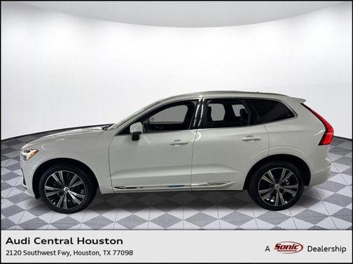2023 Volvo XC60 B5 Plus Bright Theme
