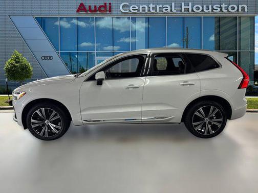 2023 Volvo XC60 B5 Plus Bright Theme