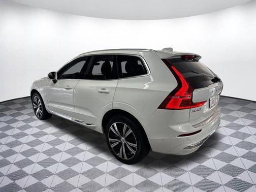 2023 Volvo XC60 B5 Plus Bright Theme