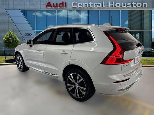 2023 Volvo XC60 B5 Plus Bright Theme