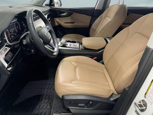 2023 Audi Q7 55 Premium Plus