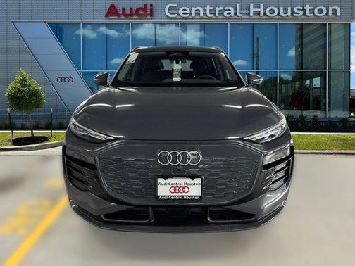 2025 Audi Q6 e-tron Premium quattro