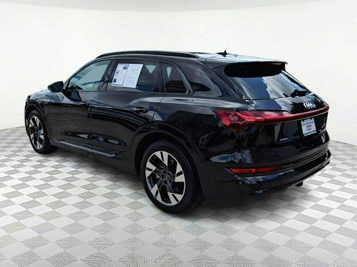 2021 Audi e-tron Premium