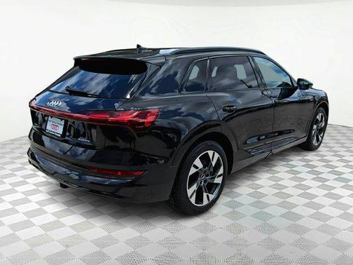 2021 Audi e-tron Premium