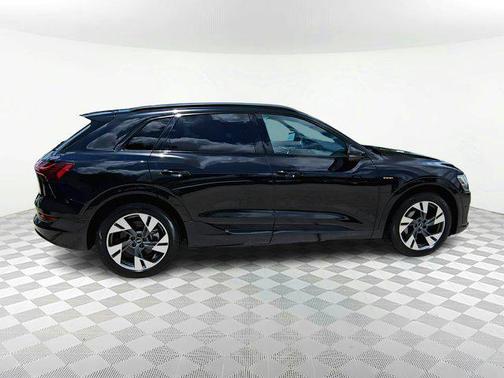 2021 Audi e-tron Premium